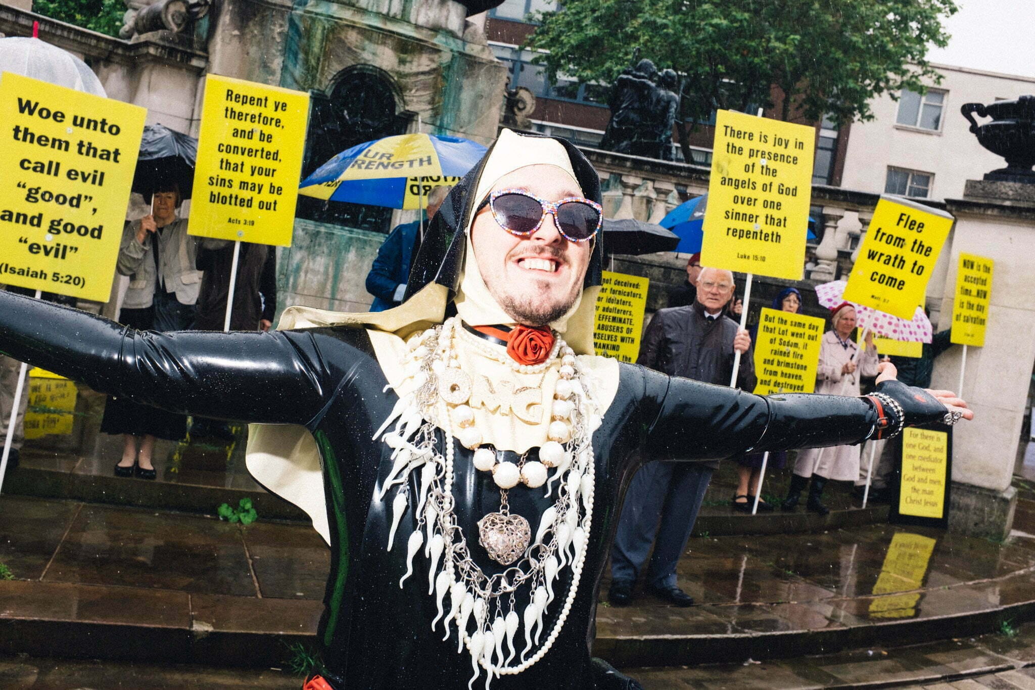 Liverpool-Pride-2015-7007-pete-carr